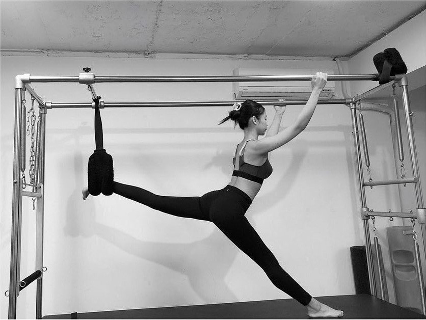 Jennie tập Pilates